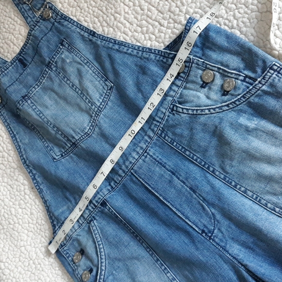 Madewell Distressed Jean Overalls - Picture 11 of 17